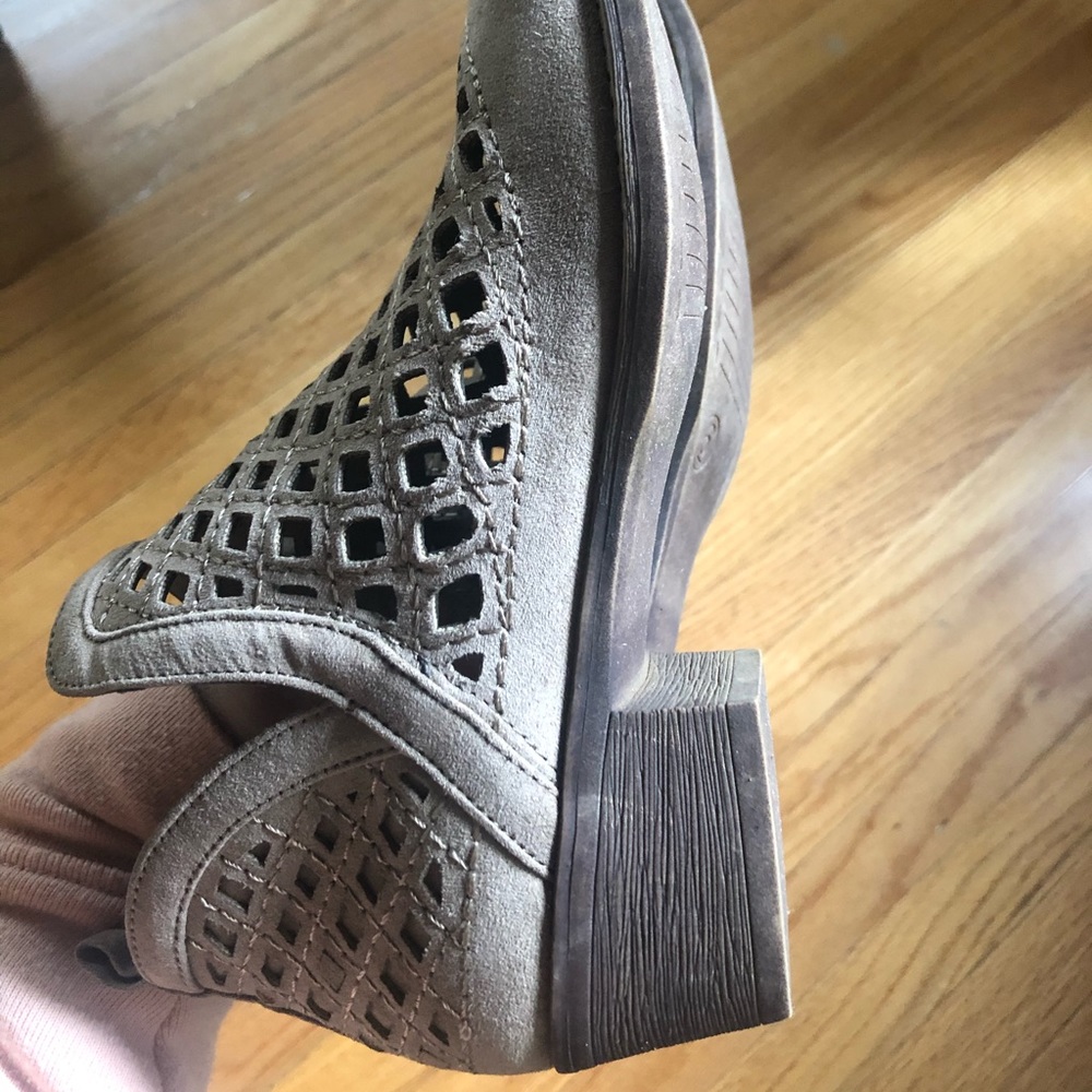 Cut Out Spring Booties - Picture 6 of 8